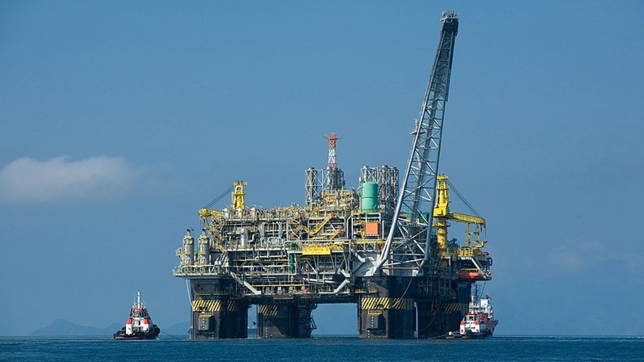 Türkiye Brezilya'dan dev petrol platformu satın aldı