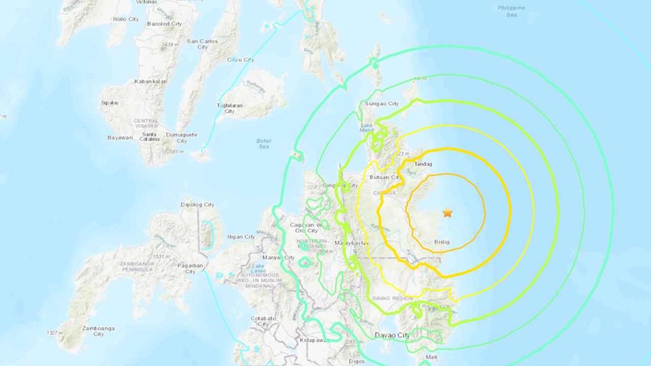 Filipinler'de  7,6 büyüklüğünde deprem meydana geldi