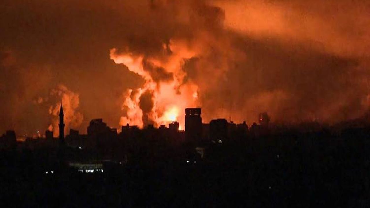 Terörist Yahudiler Gazze'de gece boyunca onlarca Filistinliyi katletti