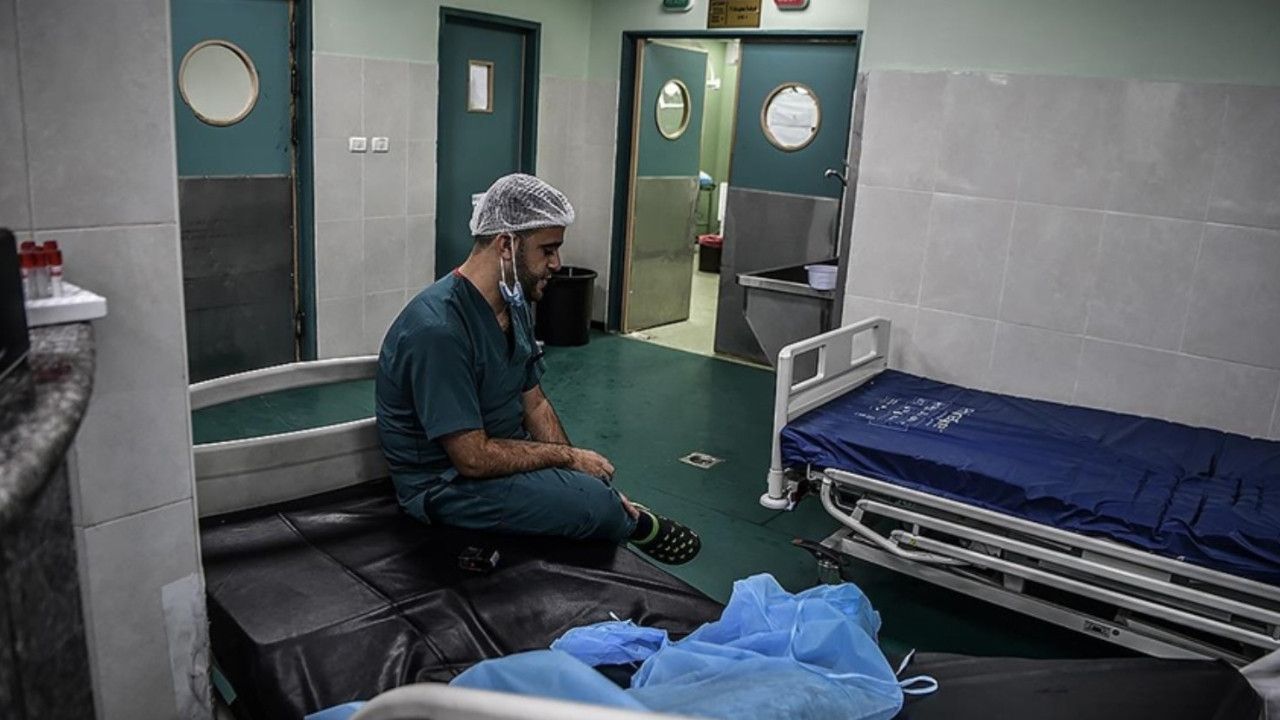 Terörist İsrail aynı alçak taktiği kullanıyor! Bir hastanenin daha boşaltılmasını istedi