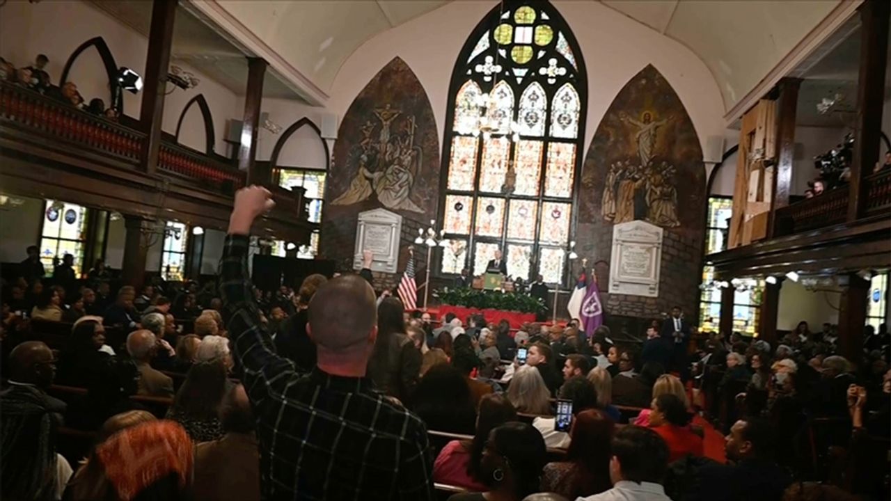 Biden'a kilisede protesto şoku: "Filistinlilerin kanı elinizde!"