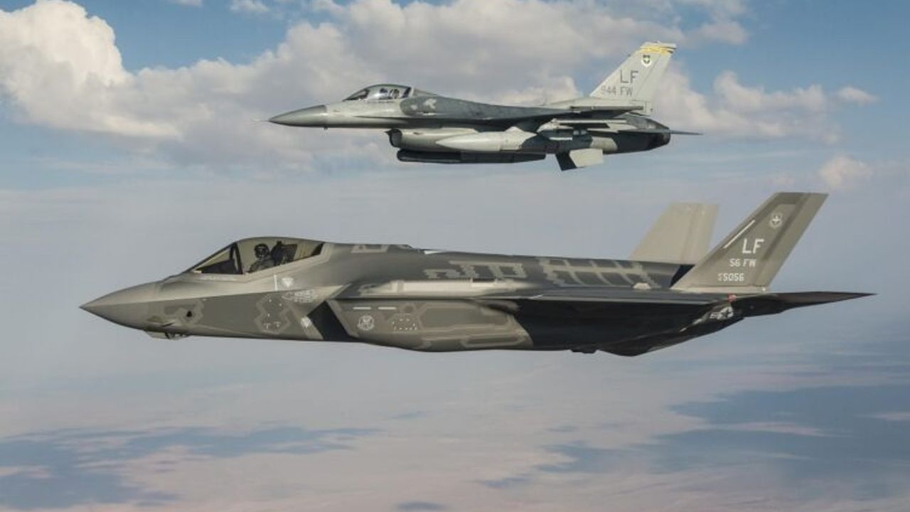 ABD, NATO onayıyla Türkiye'ye F-16, Yunanistan'a F-35'leri yolluyor