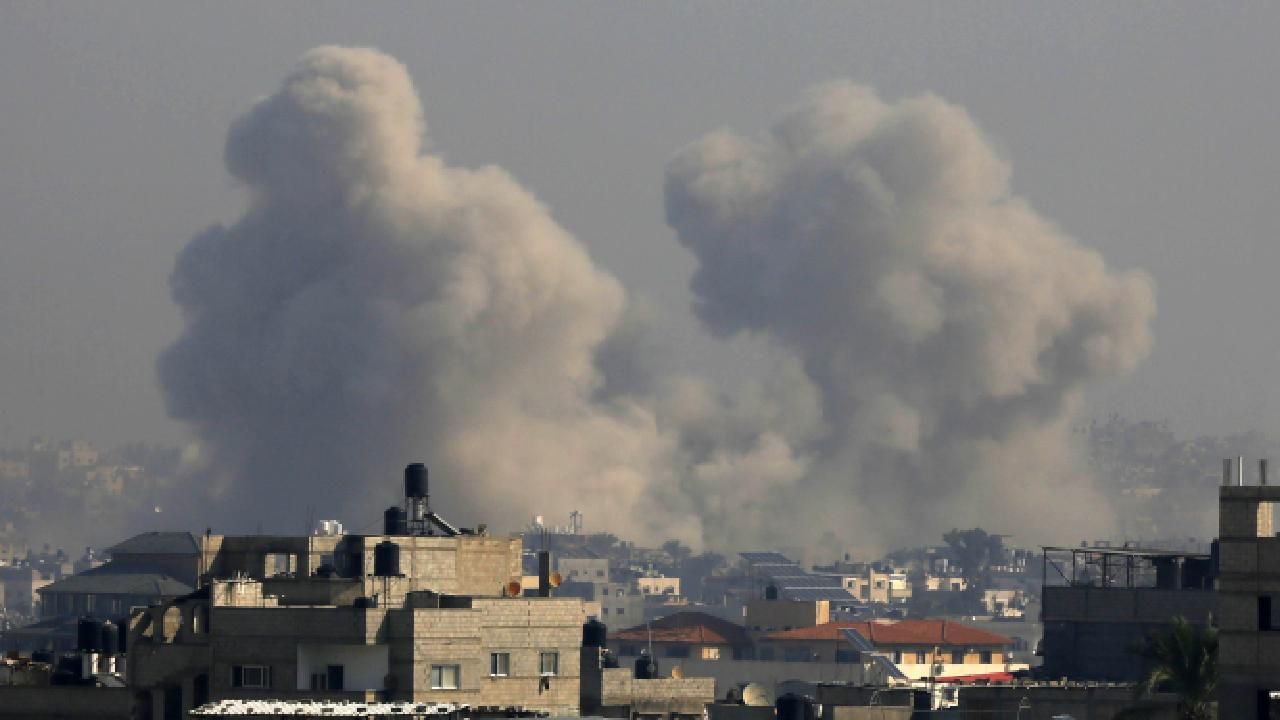 Filistin Kızılayı: İsrail tankları Emel Hastanesinin etrafını ağır topçu atışıyla vuruyor