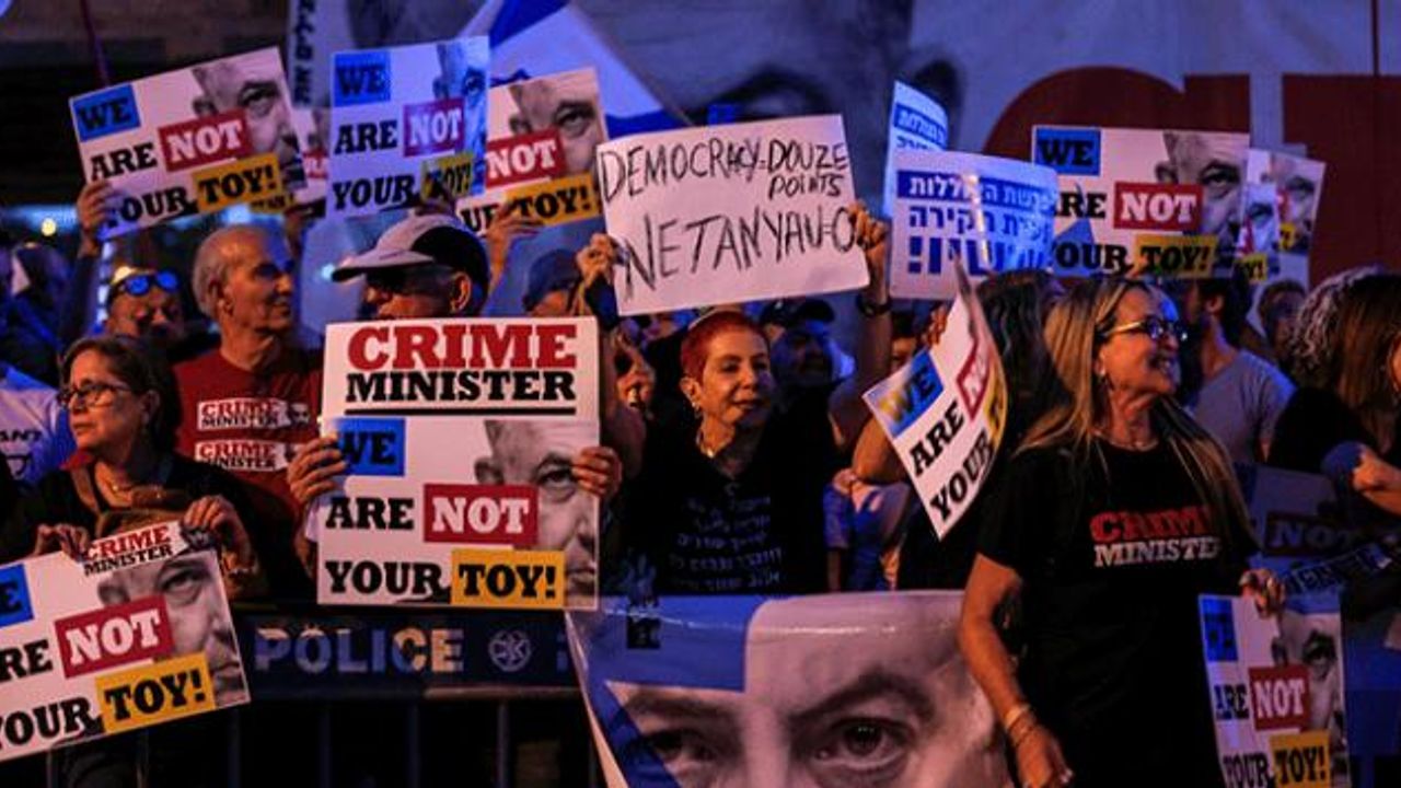 Terörist İsrail, “soykırımı saklayamazsınız" pankartlarına el koydu