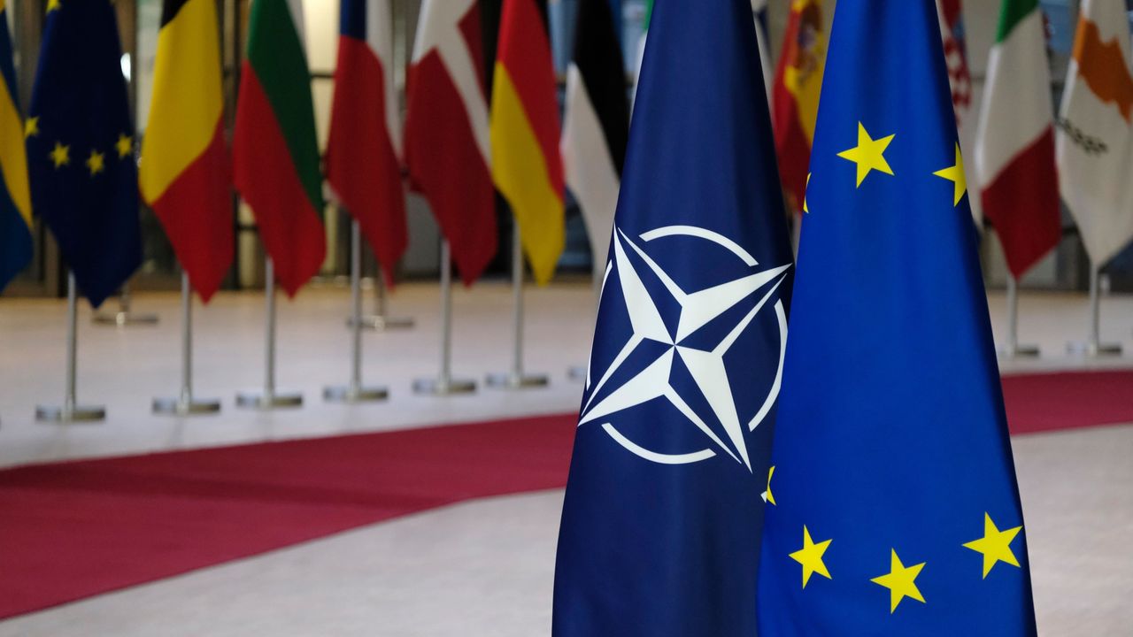 NATO'dan Avrupa'ya: Rusya ile uzun süre savaşacağız, silah üretimini artırın