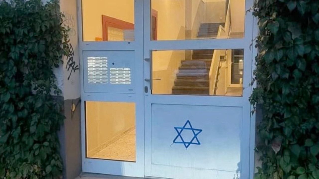 Almanya'da Yahudi öğrenci dövülerek hastanelik edildi