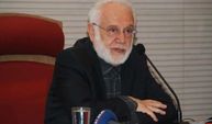 İhsan Süreyya Sırma: "Haçlılar 100 sene Anadolu'yu kan gölüne çevirdi ama okutulmuyor"