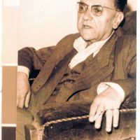 Nurullah Ataç kimdir?