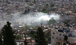 İşgalci Yahudiler Filistinli tutuklu İslam el-Feruh'un evini yıktı