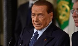 Eski İtalya Başbakanı Silvio Berlusconi hayatını kaybetti