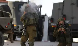 Terörist İsrail, Batı Şeria ve Doğu Kudüs'te 40 Filistinliyi gözaltına aldı