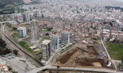 İzmir'de toplu konut inşaatının bazı blokları mühürlendi