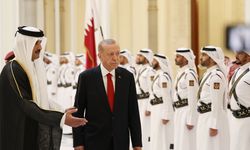 Erdoğan Katar'da resmi törenle karşılandı