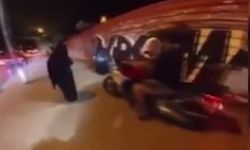 Çarşaflı kadınların üzerine motosiklet süren magandalar yakalandı