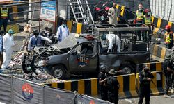 Pakistan'da canlı bomba eylemi: 4 polis öldü