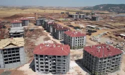 Depremlerden etkilenen şehirlerde 180 bin konut ve köy evinin yapımı sürüyor