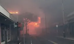 Fransa'nın La Rochelle kentindeki buğday silolarında yangın çıktı