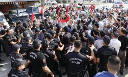 İncirlik Üssü önünde ABD ve İsrail protesto edildi