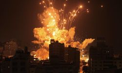 Terörist İsrail, Gazze'nin orta ve güneyine düzenlediği saldırılarda 11 kişiyi şehit etti