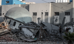 Terörist İsrail Gazze Şeridi'nde 3 cami daha bombaladı