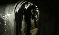 Kassam Tugayları, Gazze'deki bir tünelde 5 İsrail askerinin öldürüldüğü saldırının görüntülerini yayınladı