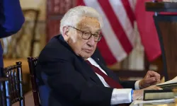 Dünyayı kana bulayan Yahudi bakan Henry Kissinger öldü