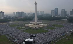 Endonezya'da binlerce kişi Filistin'e destek gösterisi düzenledi