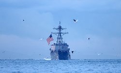 CENTCOM: ABD bayraklı gemilere 3 gemisavar balistik füze fırlatıldı