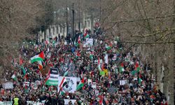 Londra’da yüz binler bir kez daha Gazze için yürüdü: ‘Özgür Filistin’