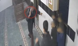 Ham yobazın biri camide oyun oynayan çocuklara bıçak çekti