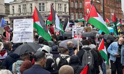 İngiliz aktivistler: "İsrail'in soykırımını destekleyen hükümete vergi vermeyin"