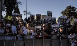 Rehine yakınlarından İsrail Meclisi'nin önünde gösteri