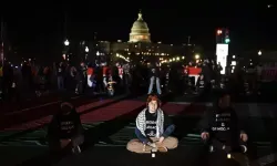 Washington'da Filistin destekçisi göstericiler Biden'ın konvoyunun yolunu kesti