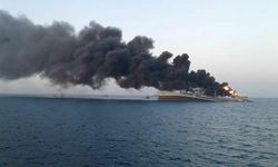 Yunanistan’a ait yük gemisi füzeyle vuruldu