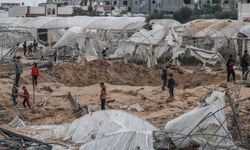 İsrail'in, Refah yakınlarında 10 bin çadır kurmayı planladığı iddia edildi