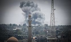 Canlı: Terörist İsrail Refah'ı bombalıyor!