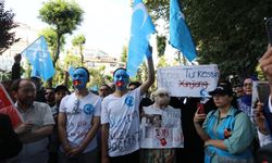 ‘Çin Halk Müziği ve Dans Gösterisi’ protesto edildi