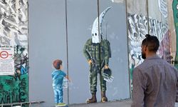 Filistinli sanatçılar Gazze'nin acılarını resmediyor