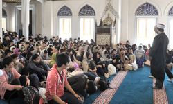 Japonya'da İslâm'ın sesi: Öğrenciler İslâm'ı öğrenmek için Tokyo Camii'ni ziyaret etti