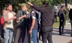 Azgın Kemalistler sarıklı vatandaşı yuhaladı