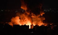Terörist İsrail, Suriye'yi bombalamaya devam ediyor