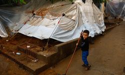 Hamas garantörlere çağrı yaptı: Çadırlar sular altında, milyonlar açıkta