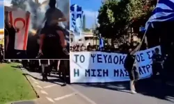 Kıbrıs'ta Rumlar KKTC bayrağı yakıp Türk düşmanı sloganlar attı