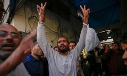 İsrail zindanlarından Gazze'ye: 11 esir ailesine kavuştu