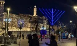 Terörist Yahudiler Kudüs'te tehvid ve ırkçı sloganlar yansıttı