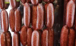 Lahmacunda sakatat, 'dana' ibareli sucukta kanatlı eti