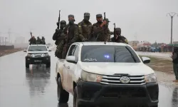 Suriye ordusu Deyr Hafir'de yuvalanan YPG/SDG hedeflerini vuruyor