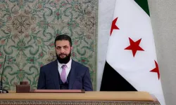 Şara, Suriyeli Kürtlerin haklarını teminat altına alan kararname imzaladı