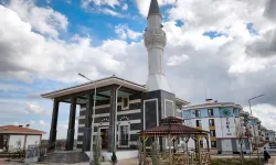 Diyarbakır'daki TOKİ yerleşkesinde 1 yıldır ezan okunmuyor: Cami hazır kapılar kapalı