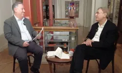 Batı'nın gönüllü kölesi Orhan Pamuk